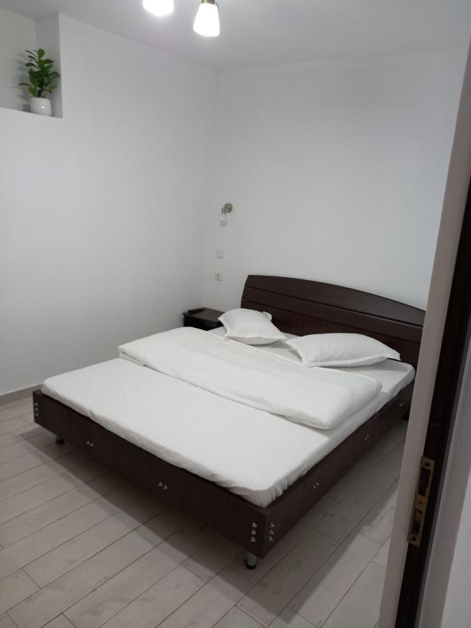 Cazare Centrum Curtea De Arges Ngoại thất bức ảnh